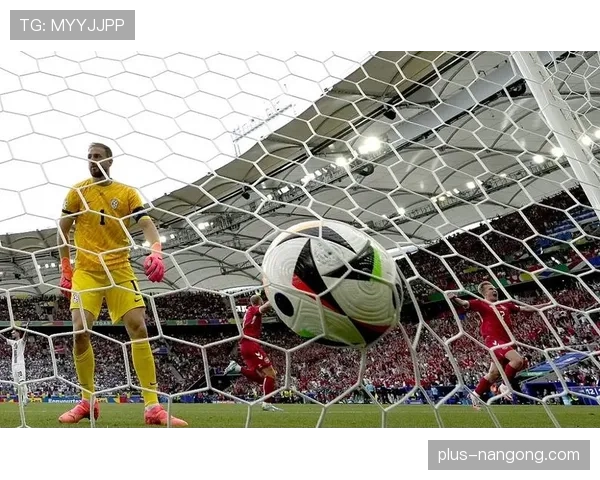 居莱尔与亚马尔国家队技术特点及战术适配性对比分析